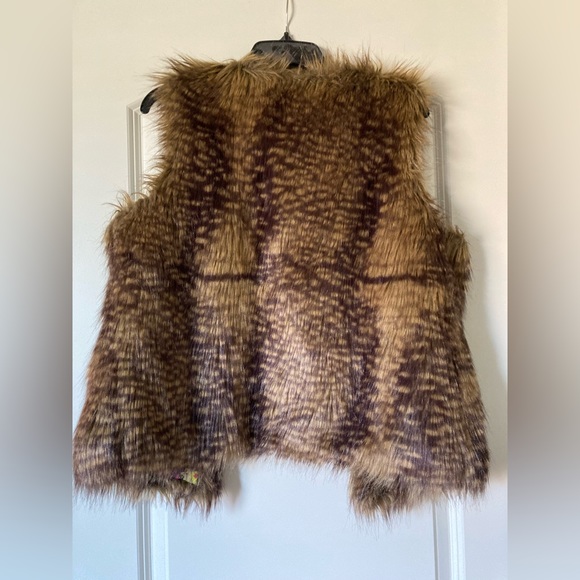 Faux fur vest - Picture 5 of 5